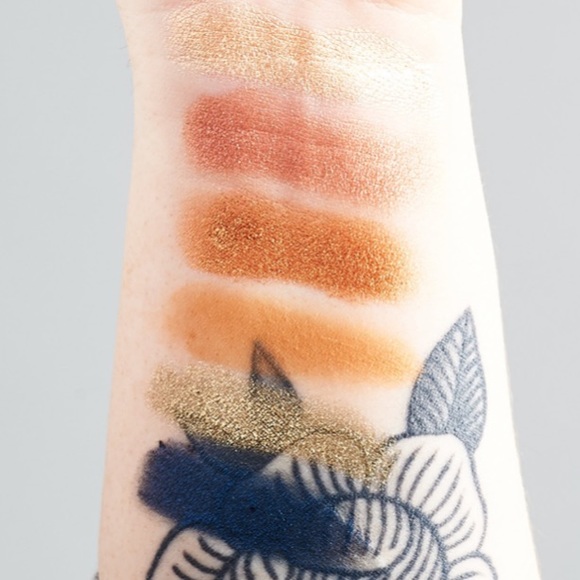 Wanderess Seascape Eyeshadow Palette - Picture 6 of 8